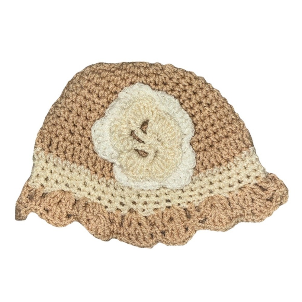 Beanie Hat Women's Tan White Crochet Handmade Flower Scalloped Hem One Size‎ NEW